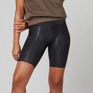 Brand New Abercrombie sheen biker shorts